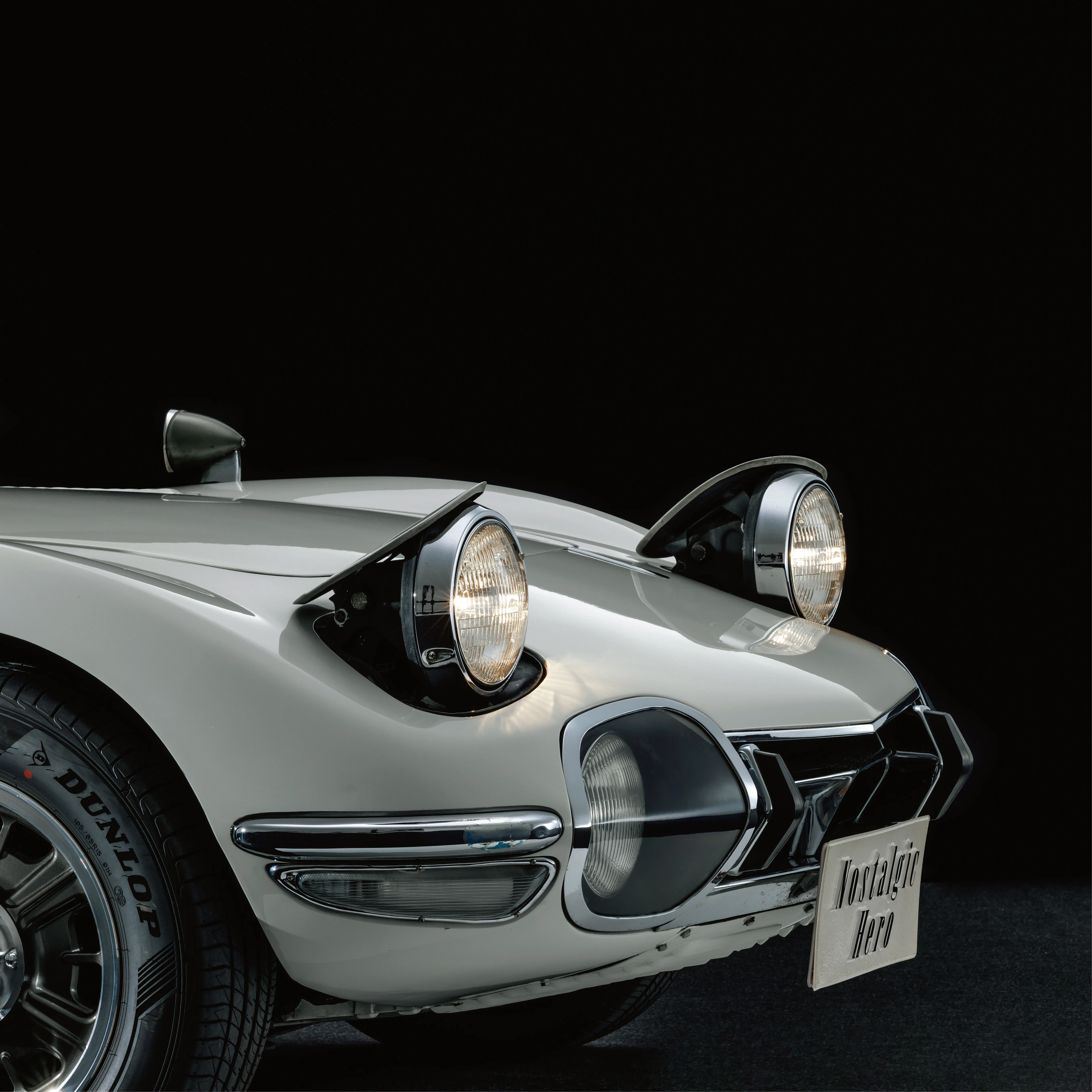 白いトヨタ2000GT